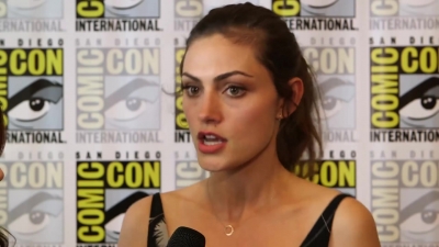 Phoebe_Tonkin__The_Originals__Teases_Hayley_s_Hybrid_Future_-_Comic-Con_2014_164.jpg