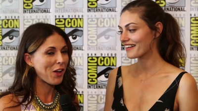 Phoebe_Tonkin__The_Originals__Teases_Hayley_s_Hybrid_Future_-_Comic-Con_2014_188.jpg