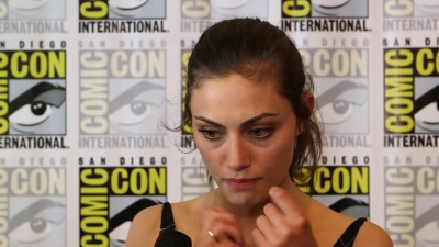 Phoebe_Tonkin__The_Originals__Teases_Hayley_s_Hybrid_Future_-_Comic-Con_2014_255.jpg
