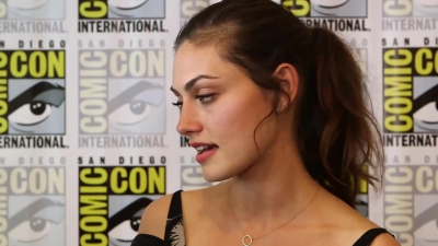 Phoebe_Tonkin__The_Originals__Teases_Hayley_s_Hybrid_Future_-_Comic-Con_2014_266.jpg