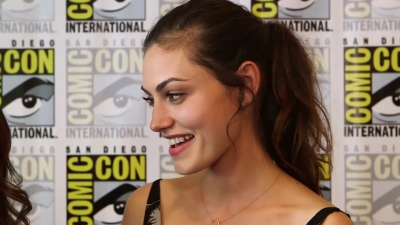 Phoebe_Tonkin__The_Originals__Teases_Hayley_s_Hybrid_Future_-_Comic-Con_2014_272.jpg