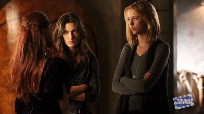 THE_ORIGINALS_Star_Phoebe_Tonkin_Plays__Werewolf_Or_Vampire_0188.jpg