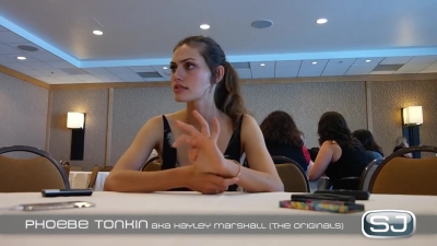 The_Originals__Interview_mit_Phoebe_Tonkin_28Hayley29_auf_der_Comic-Con_2014_099.jpg