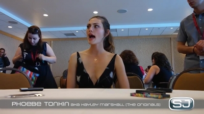 The_Originals__Interview_mit_Phoebe_Tonkin_28Hayley29_auf_der_Comic-Con_2014_330.jpg