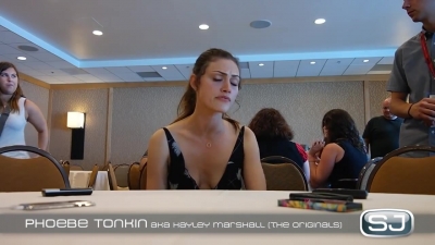 The_Originals__Interview_mit_Phoebe_Tonkin_28Hayley29_auf_der_Comic-Con_2014_350.jpg