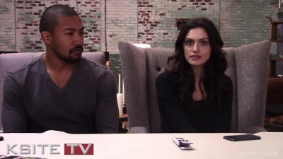The_Originals_on_Set__Charles_Michael_Davis___Phoebe_Tonkin_0087.jpg