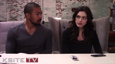 The_Originals_on_Set__Charles_Michael_Davis___Phoebe_Tonkin_0096.jpg