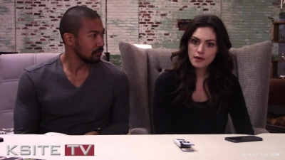 The_Originals_on_Set__Charles_Michael_Davis___Phoebe_Tonkin_0097.jpg