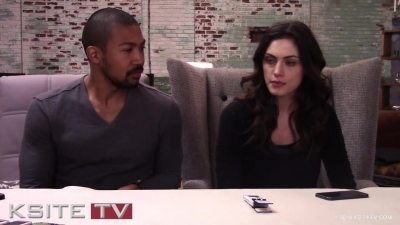 The_Originals_on_Set__Charles_Michael_Davis___Phoebe_Tonkin_0101.jpg