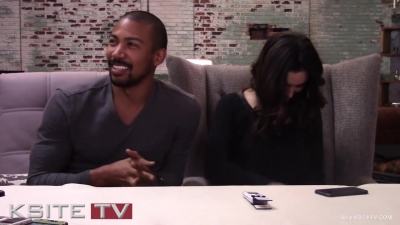 The_Originals_on_Set__Charles_Michael_Davis___Phoebe_Tonkin_0267.jpg