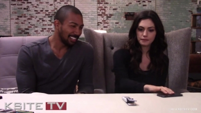 The_Originals_on_Set__Charles_Michael_Davis___Phoebe_Tonkin_0320.jpg