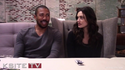 The_Originals_on_Set__Charles_Michael_Davis___Phoebe_Tonkin_0425.jpg