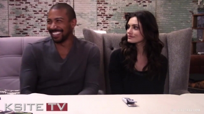 The_Originals_on_Set__Charles_Michael_Davis___Phoebe_Tonkin_0444.jpg