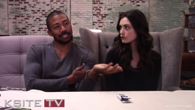 The_Originals_on_Set__Charles_Michael_Davis___Phoebe_Tonkin_0506.jpg