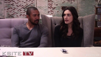 The_Originals_on_Set__Charles_Michael_Davis___Phoebe_Tonkin_0694.jpg