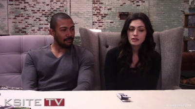 The_Originals_on_Set__Charles_Michael_Davis___Phoebe_Tonkin_0711.jpg