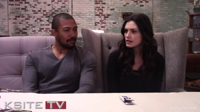 The_Originals_on_Set__Charles_Michael_Davis___Phoebe_Tonkin_0717.jpg