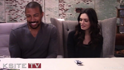 The_Originals_on_Set__Charles_Michael_Davis___Phoebe_Tonkin_0743.jpg
