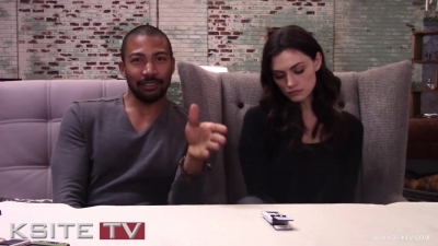 The_Originals_on_Set__Charles_Michael_Davis___Phoebe_Tonkin_0815.jpg