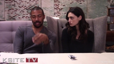 The_Originals_on_Set__Charles_Michael_Davis___Phoebe_Tonkin_0819.jpg