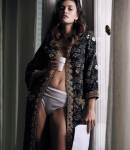 Elle_Australia_28July29_28429~0.jpg