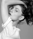 GIRLS_IN_FRAME___PHOEBE_TONKIN_265.jpg
