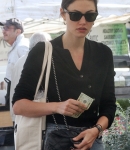 Out_at_the_Farmers_Market_in_Studio_City___287329.jpg