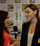 Filename=Phoebe_Tonkin_Talks_Hayley___Klaus_Relationship_and_The_Originals__2013_Comic-Con_226.jpg
Filesize=319KiB
Dimensions=1920x1080
Date added=Nov 01, 2018 Phoebe_Tonkin_Talks_Hayley___Klaus_Relationship_and_The_Originals__2013_Comic-Con_226.jpg